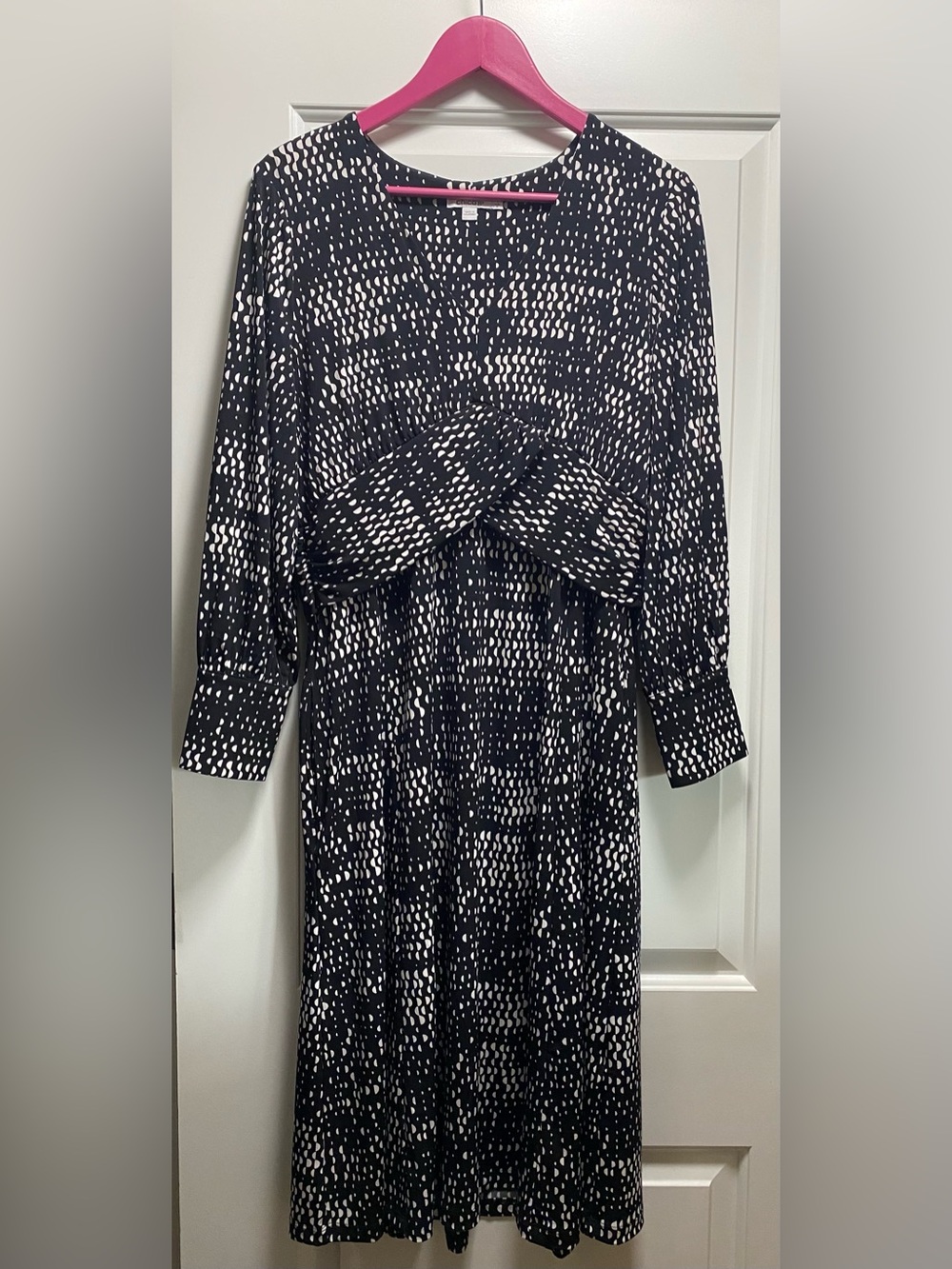 Chico’s Black and White Midi Dress Pockets 3/4 Sleeve EUC Size 1 / M / 8